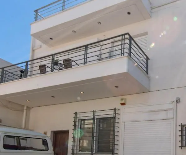Townhouse In The Historical Centrer Of Athens