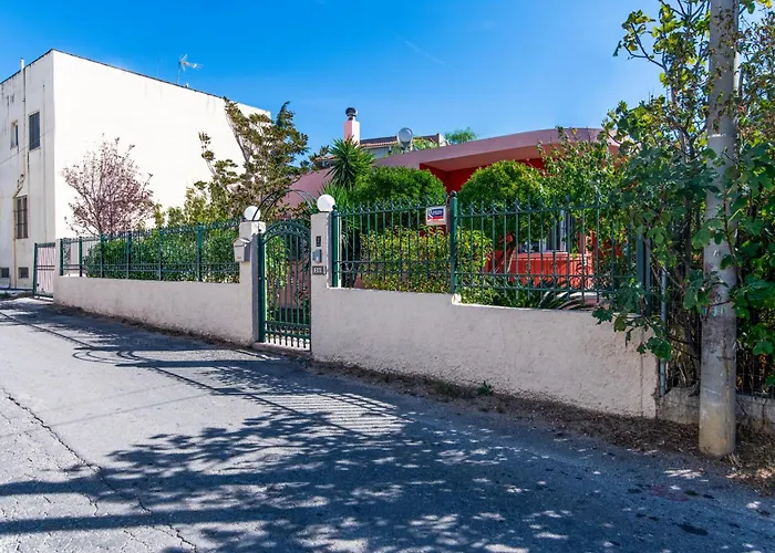 Lovely Family Garden House