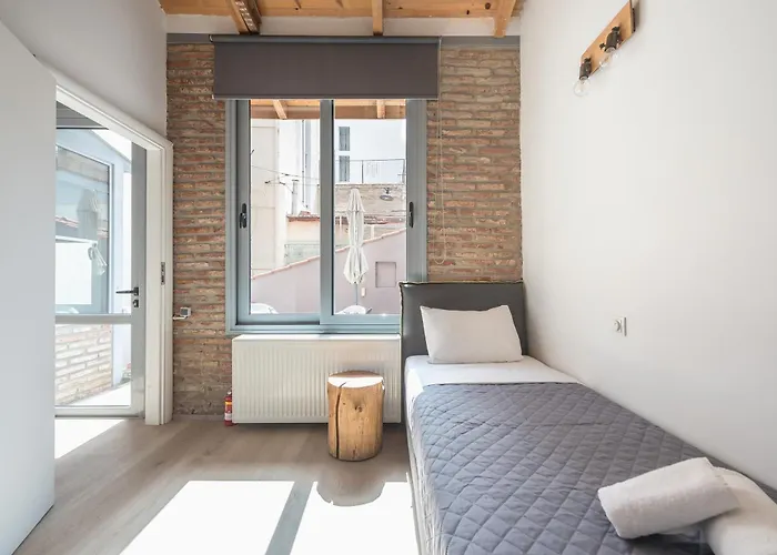 Contemporary Acropolis House